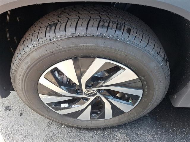 new 2025 Volkswagen Tiguan car, priced at $33,121