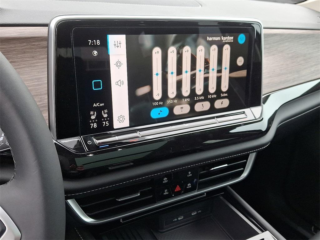new 2025 Volkswagen Atlas car, priced at $56,136