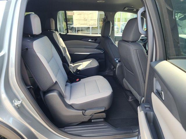 new 2025 Chevrolet Traverse car, priced at $43,030