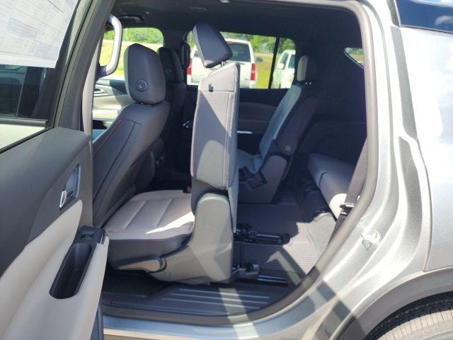 new 2025 Chevrolet Traverse car, priced at $43,030