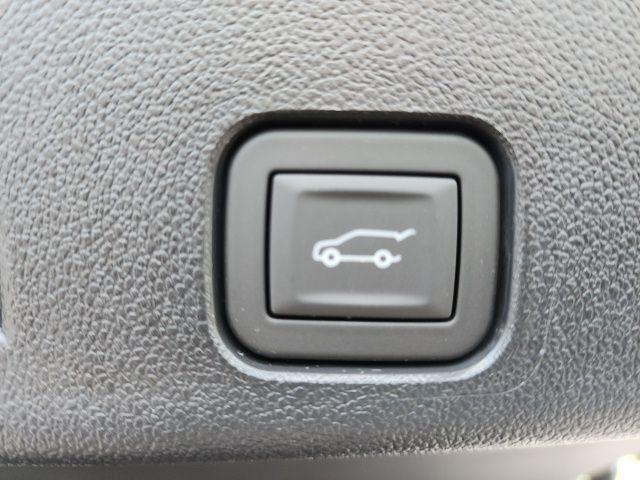 new 2025 Chevrolet Traverse car, priced at $43,030