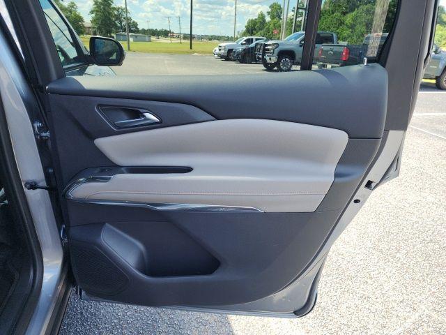 new 2025 Chevrolet Traverse car, priced at $43,030