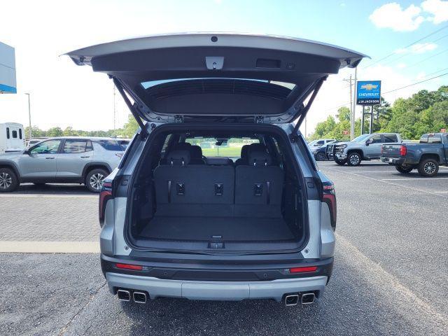 new 2025 Chevrolet Traverse car, priced at $43,030