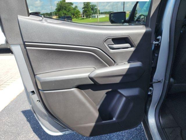 new 2025 Chevrolet Colorado car, priced at $39,050