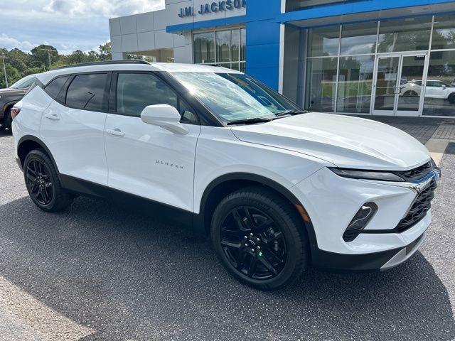 new 2025 Chevrolet Blazer car, priced at $39,975