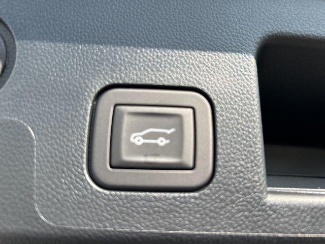 new 2026 Chevrolet Equinox car, priced at $33,325