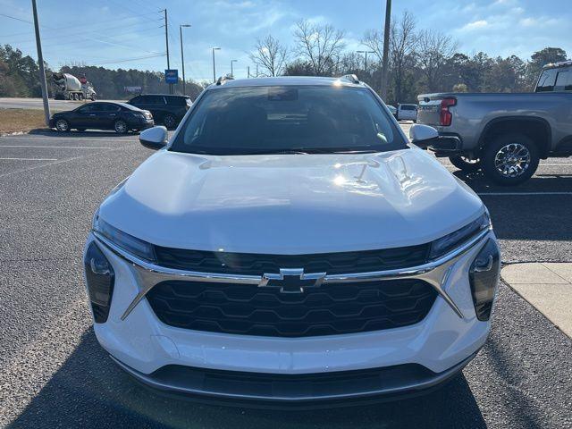 new 2025 Chevrolet Trax car, priced at $25,510