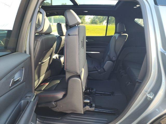 new 2025 Chevrolet Traverse car, priced at $57,460