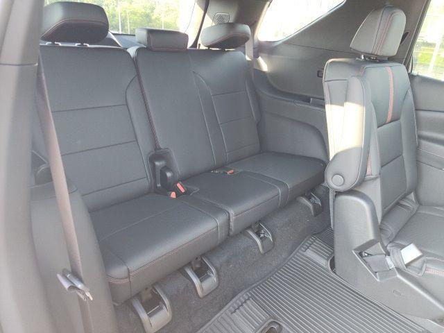 new 2025 Chevrolet Traverse car, priced at $57,460