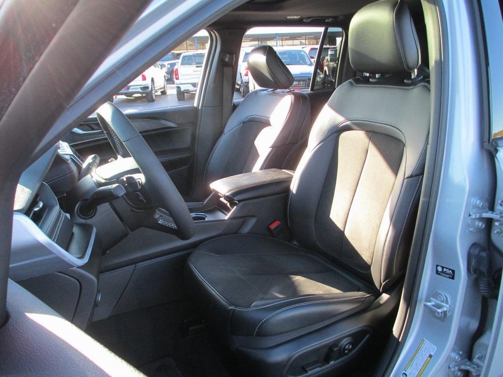 used 2025 Jeep Grand Cherokee car, priced at $35,995