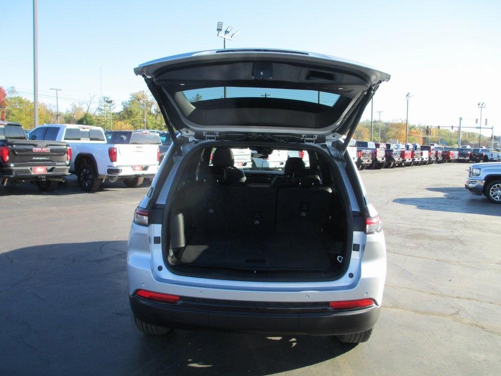 used 2025 Jeep Grand Cherokee car, priced at $35,995