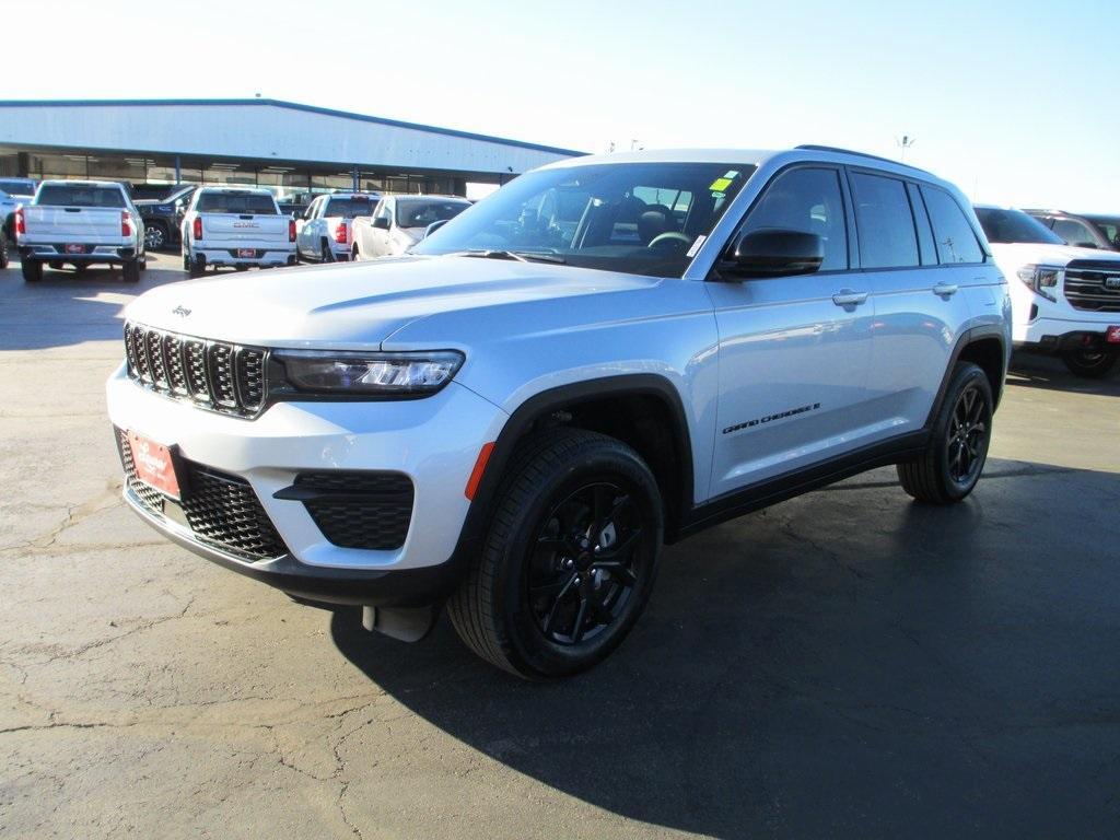 used 2025 Jeep Grand Cherokee car, priced at $35,995