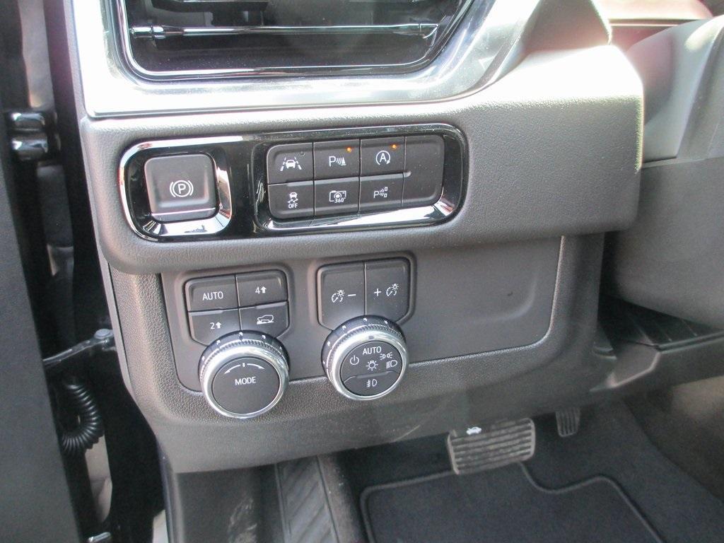 new 2025 GMC Yukon car, priced at $73,643
