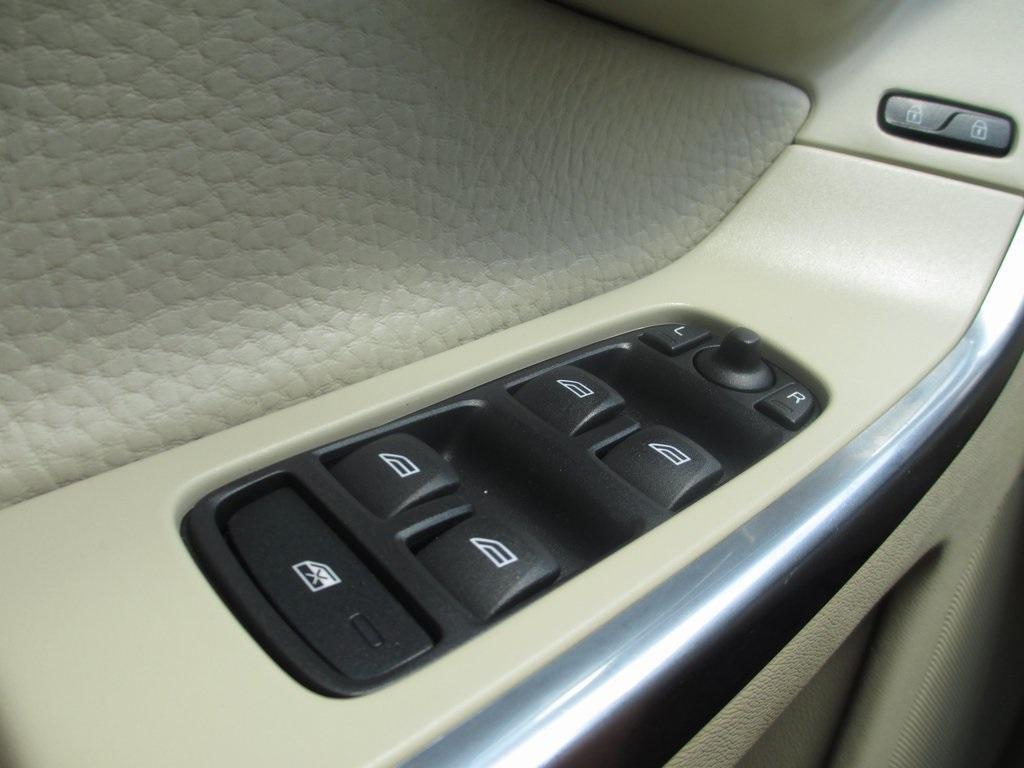 used 2012 Volvo XC60 car, priced at $8,995