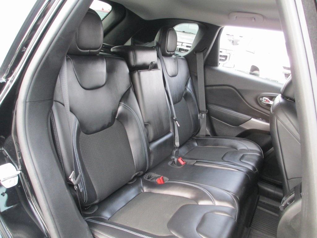 used 2021 Jeep Cherokee car, priced at $18,995