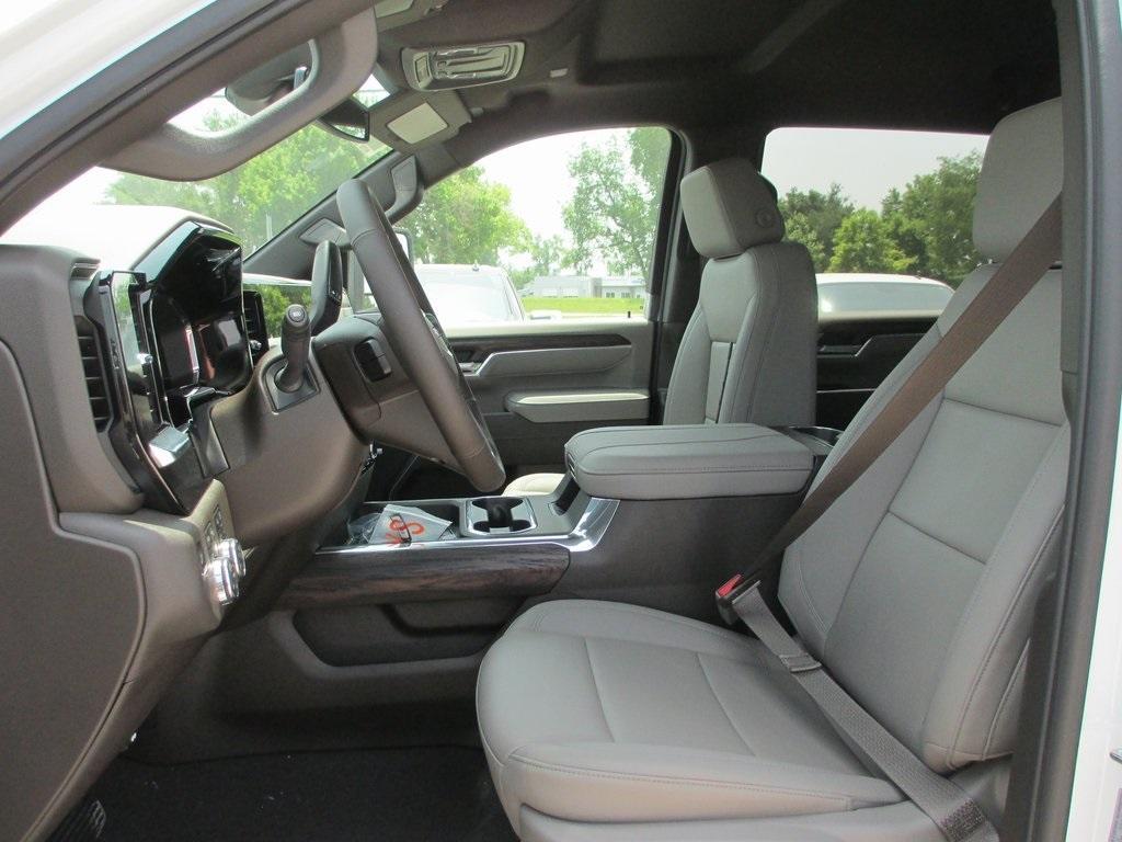 new 2025 GMC Sierra 2500 car, priced at $65,043