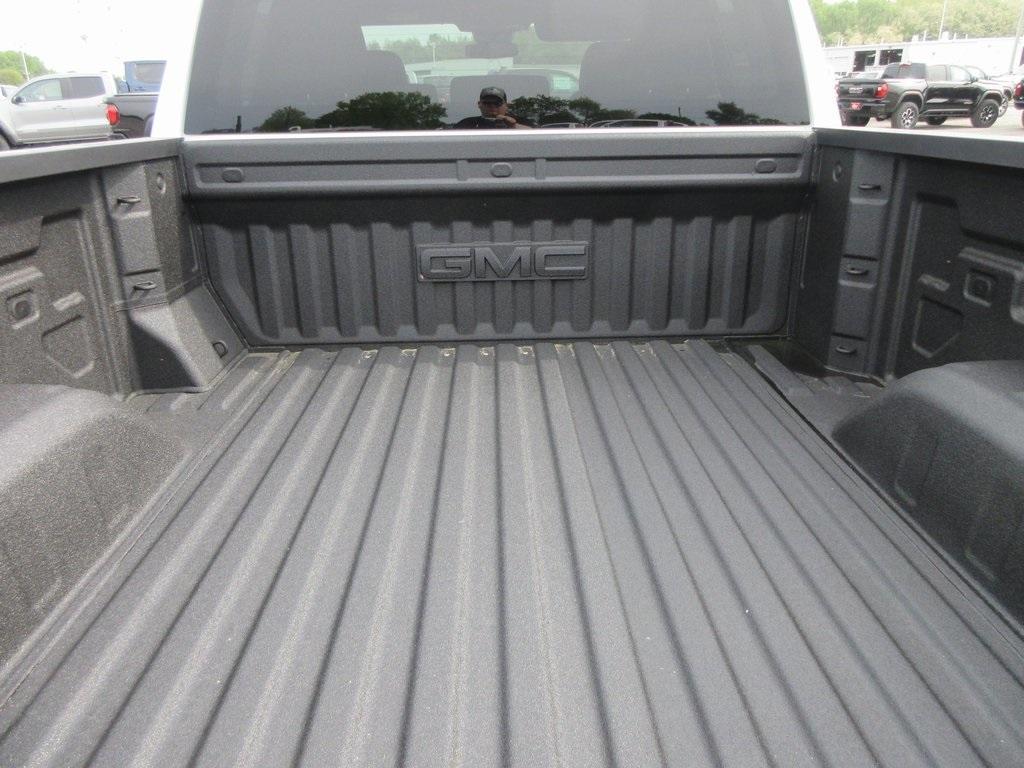 new 2025 GMC Sierra 1500 car, priced at $50,632