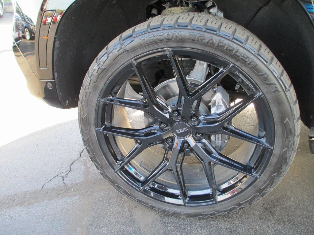 used 2025 GMC Yukon car, priced at $89,995