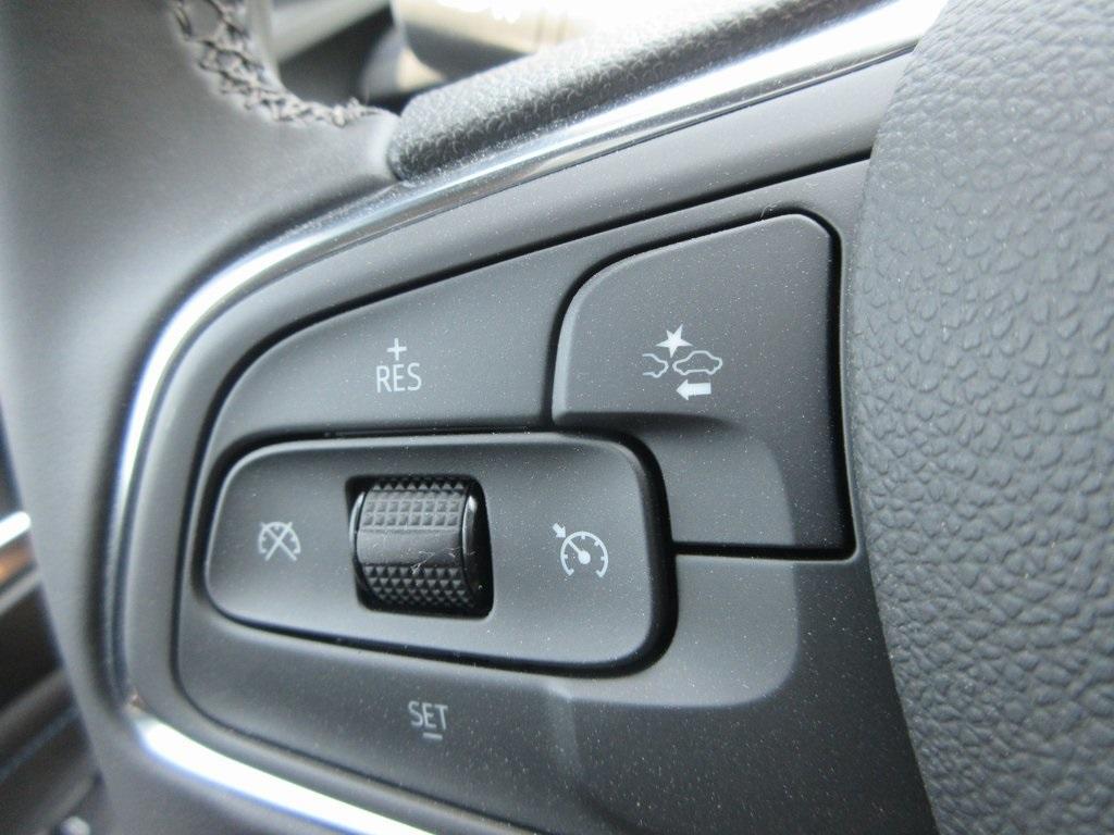 new 2025 Buick Envista car, priced at $26,539
