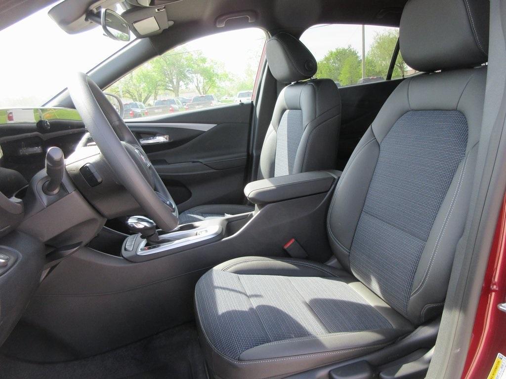 new 2025 Buick Envista car, priced at $24,752