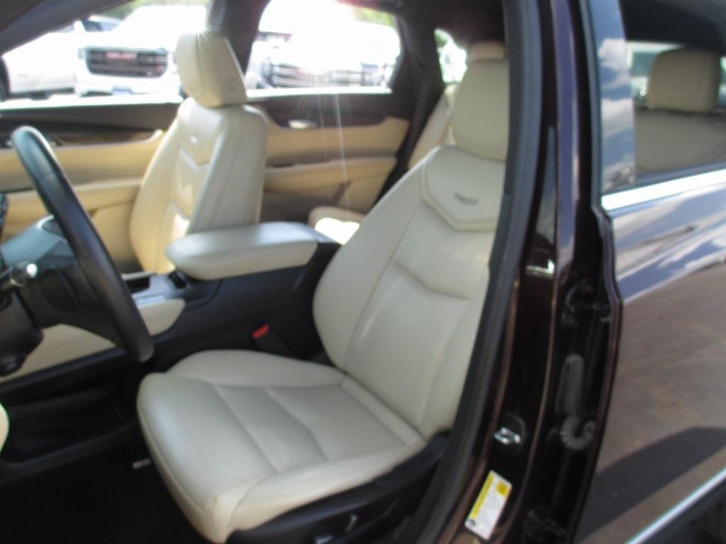 used 2017 Cadillac XT5 car, priced at $15,995