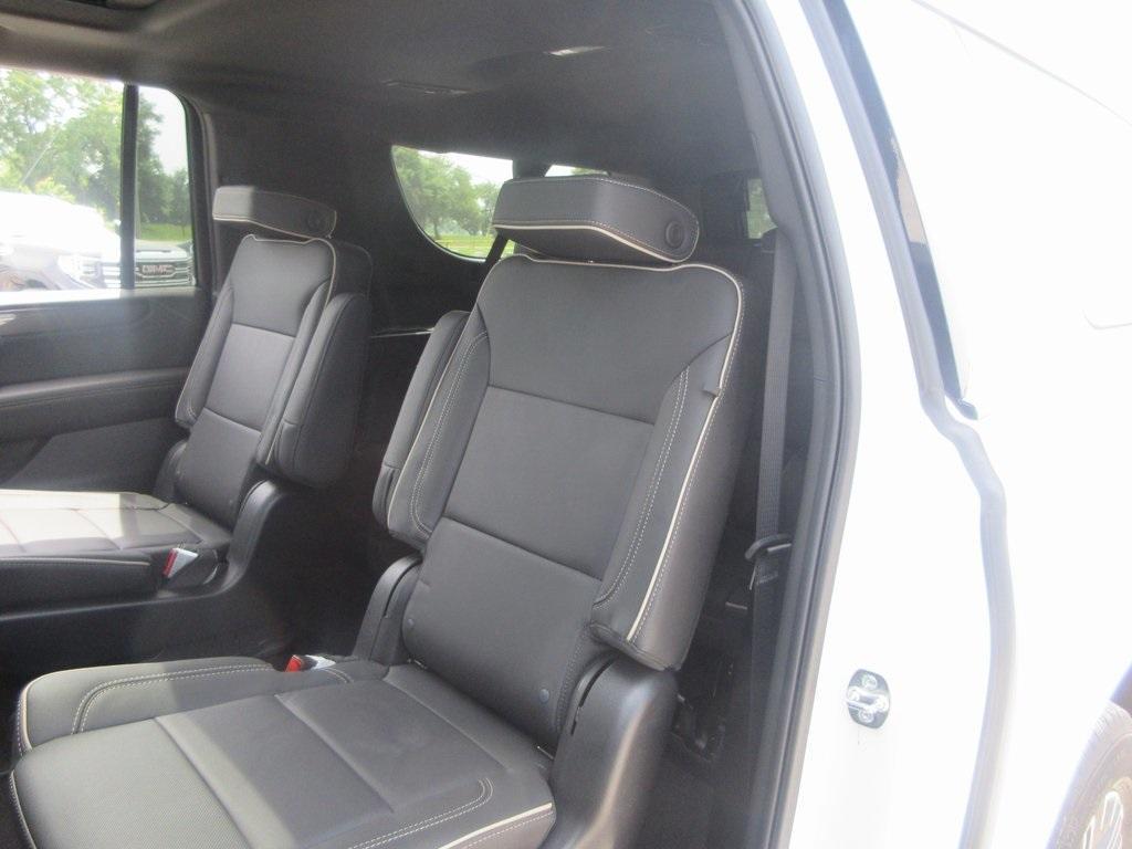 new 2025 GMC Yukon XL car, priced at $76,043