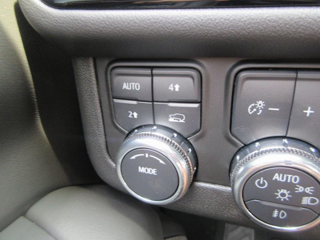 new 2025 GMC Yukon XL car, priced at $76,043