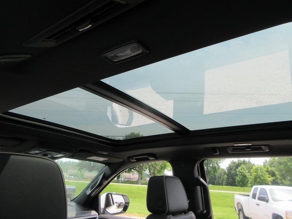 new 2025 GMC Yukon XL car, priced at $76,043