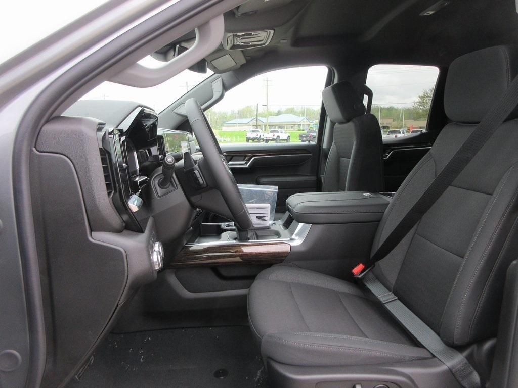 new 2025 GMC Sierra 1500 car, priced at $51,888