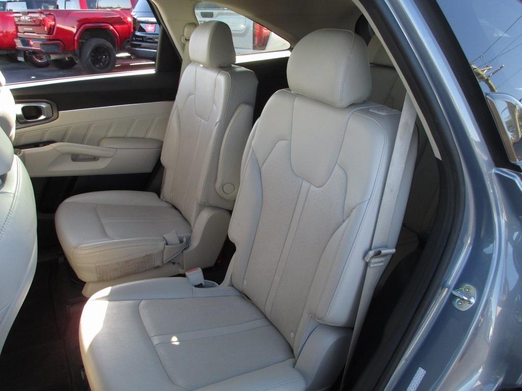 used 2022 Kia Sorento car, priced at $23,995