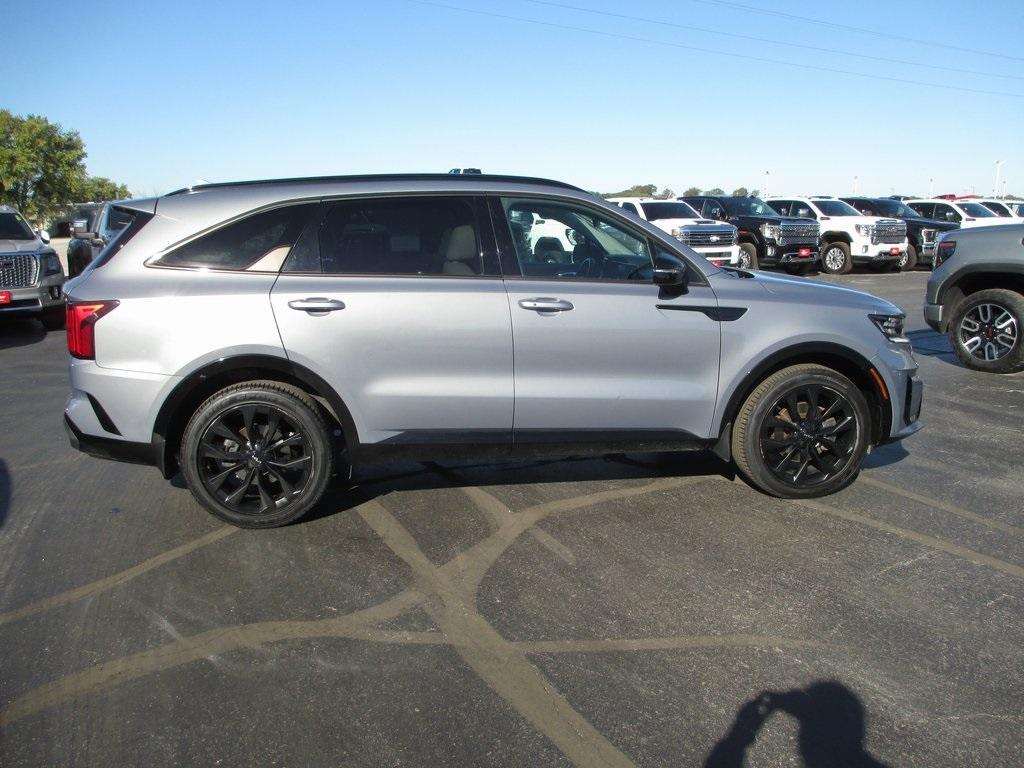 used 2022 Kia Sorento car, priced at $23,995