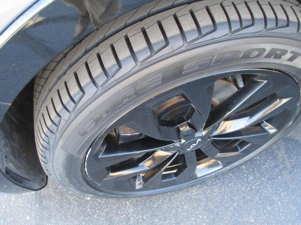 used 2022 Kia Sorento car, priced at $23,995