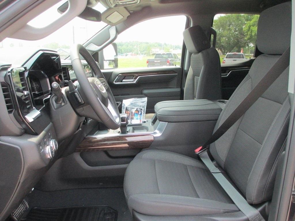 new 2025 GMC Sierra 1500 car, priced at $51,902