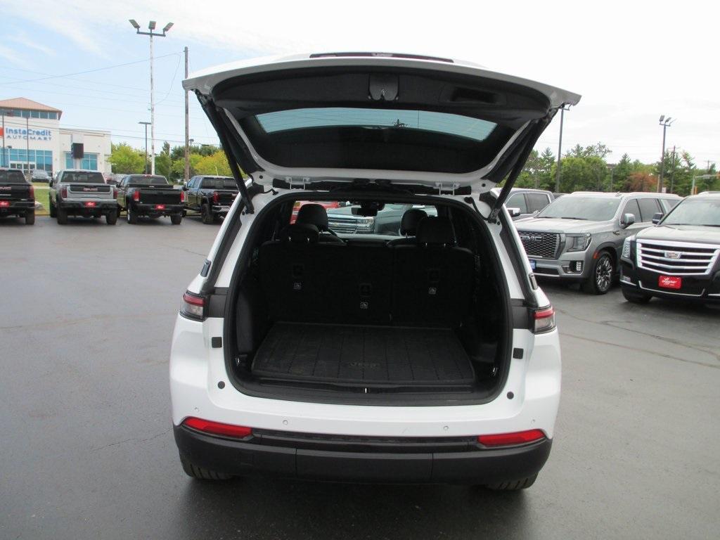 used 2025 Jeep Grand Cherokee car, priced at $38,995