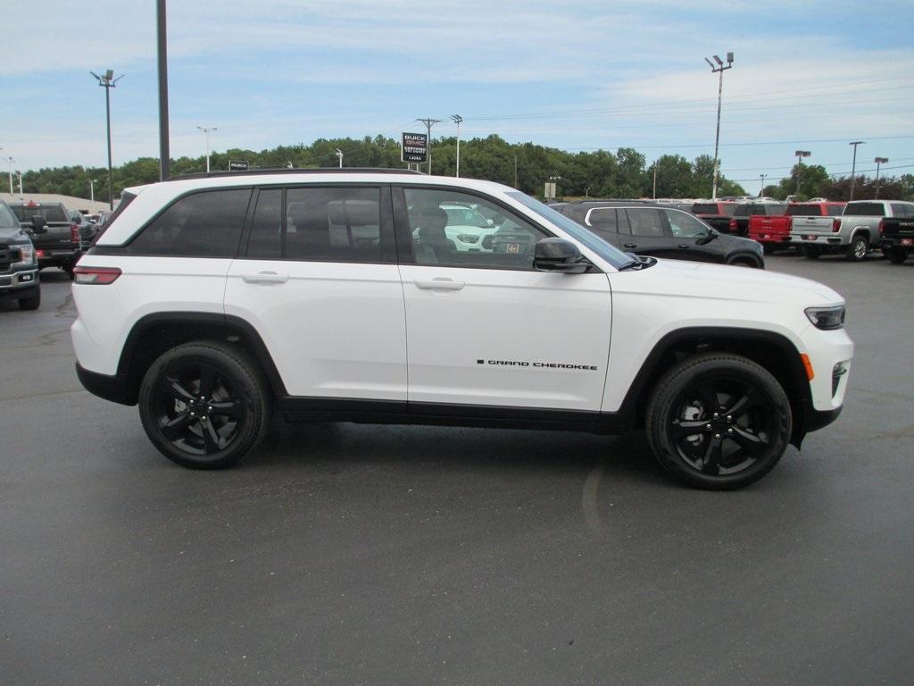 used 2025 Jeep Grand Cherokee car, priced at $38,995