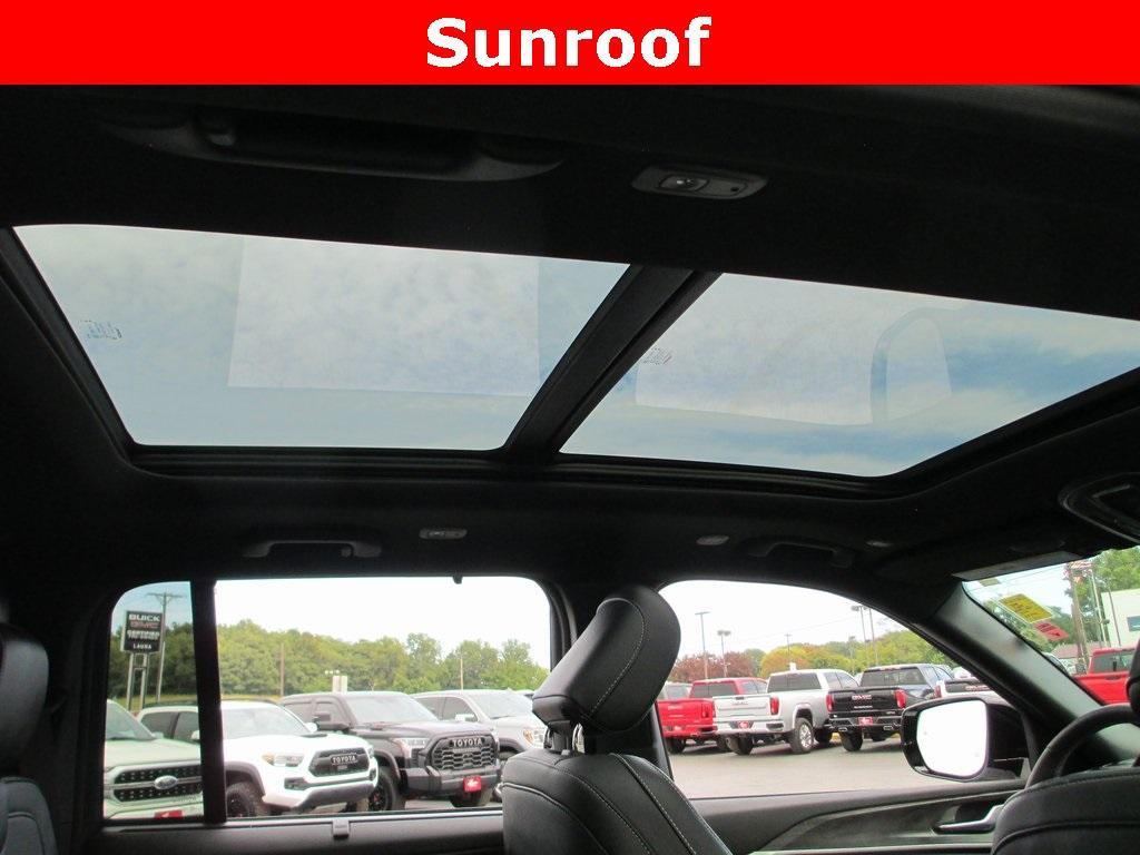 used 2025 Jeep Grand Cherokee car, priced at $38,995