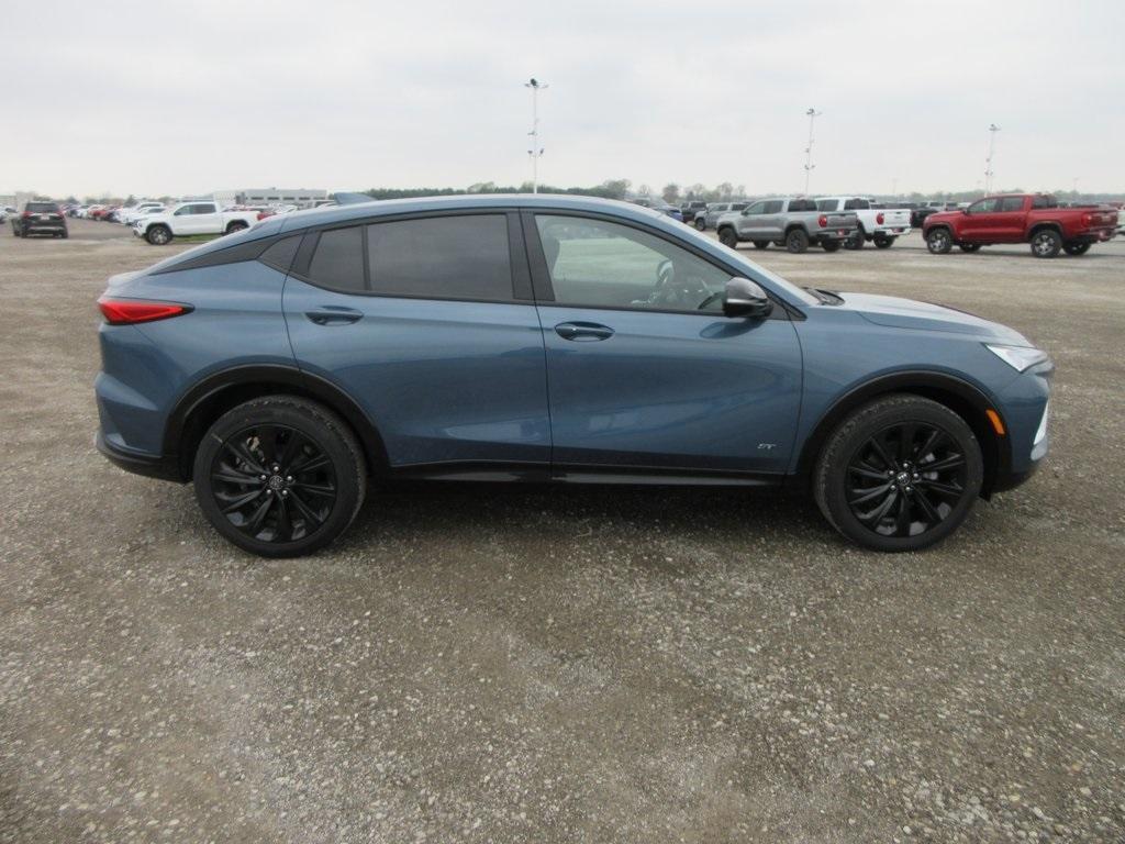 new 2025 Buick Envista car, priced at $28,172