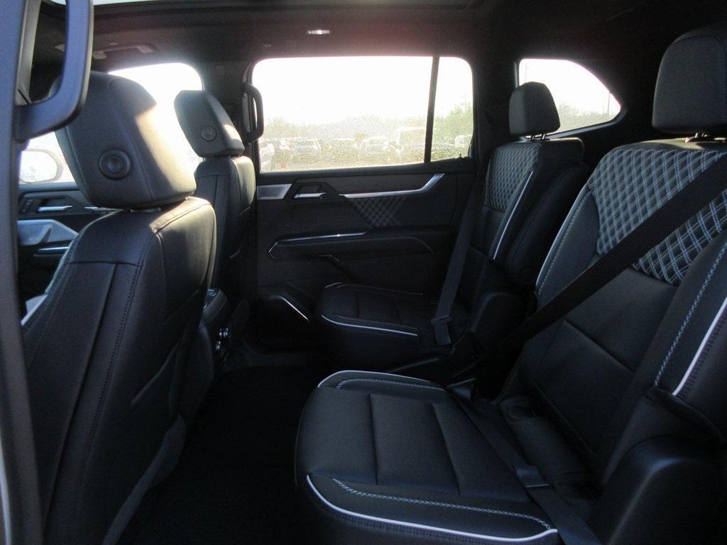 new 2025 GMC Acadia car, priced at $60,102