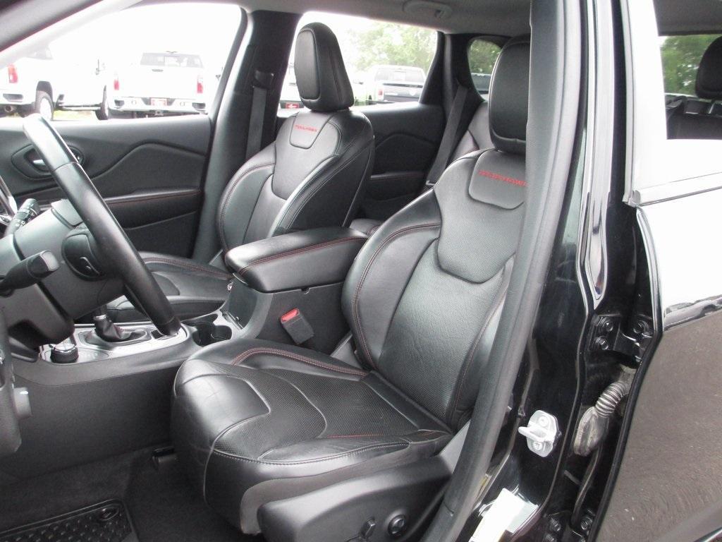 used 2019 Jeep Cherokee car, priced at $20,995
