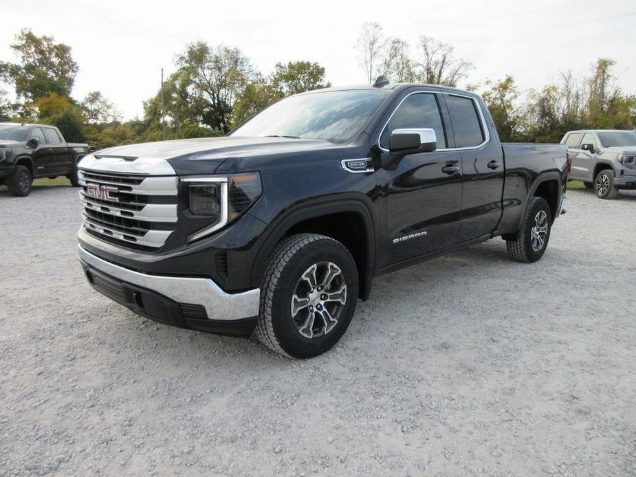 new 2025 GMC Sierra 1500 car, priced at $51,076