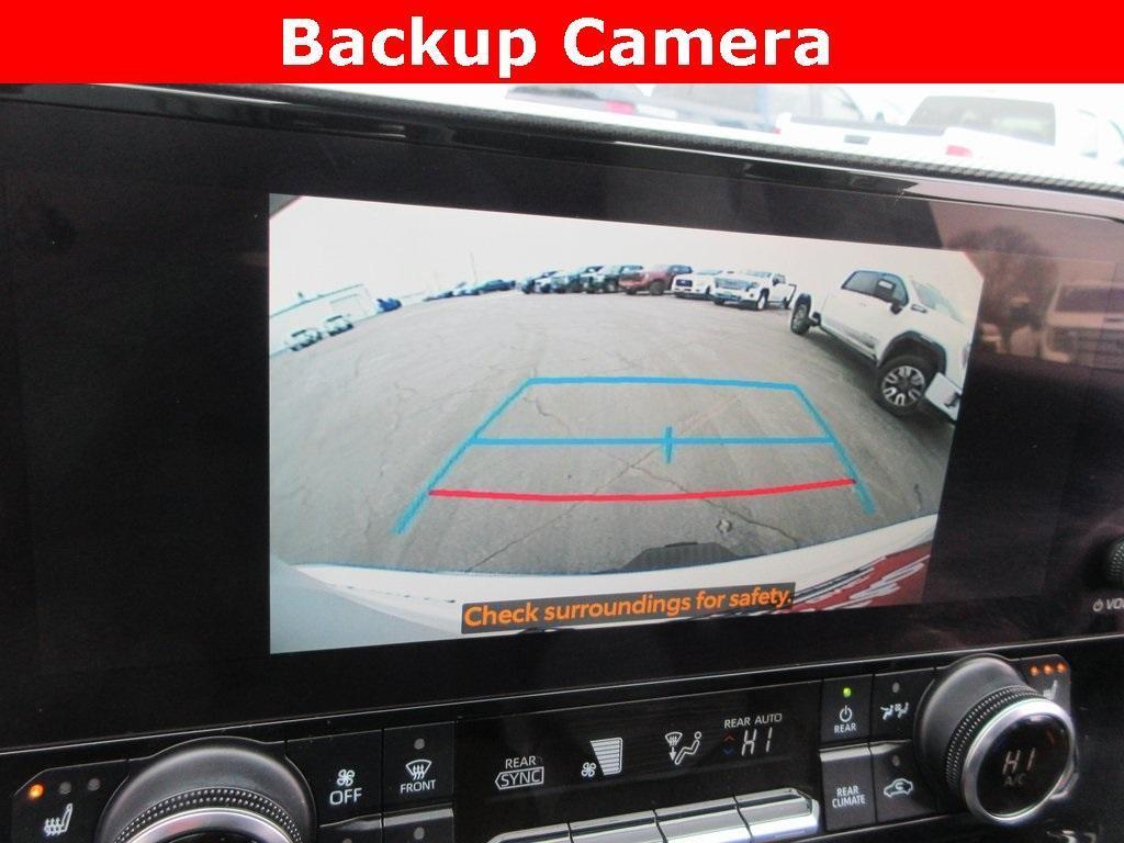 used 2023 Toyota Highlander car, priced at $36,995