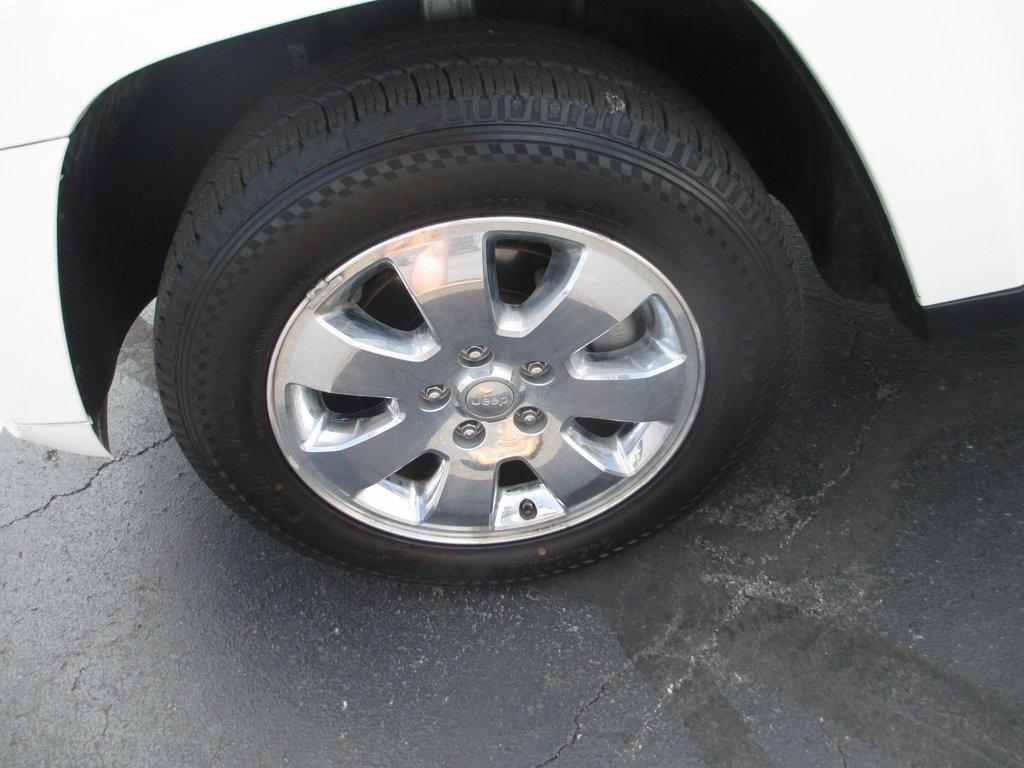 used 2010 Jeep Grand Cherokee car, priced at $10,995