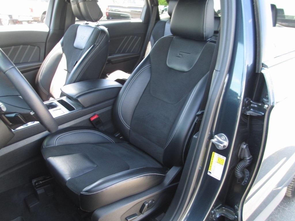 used 2022 Ford Edge car, priced at $33,995