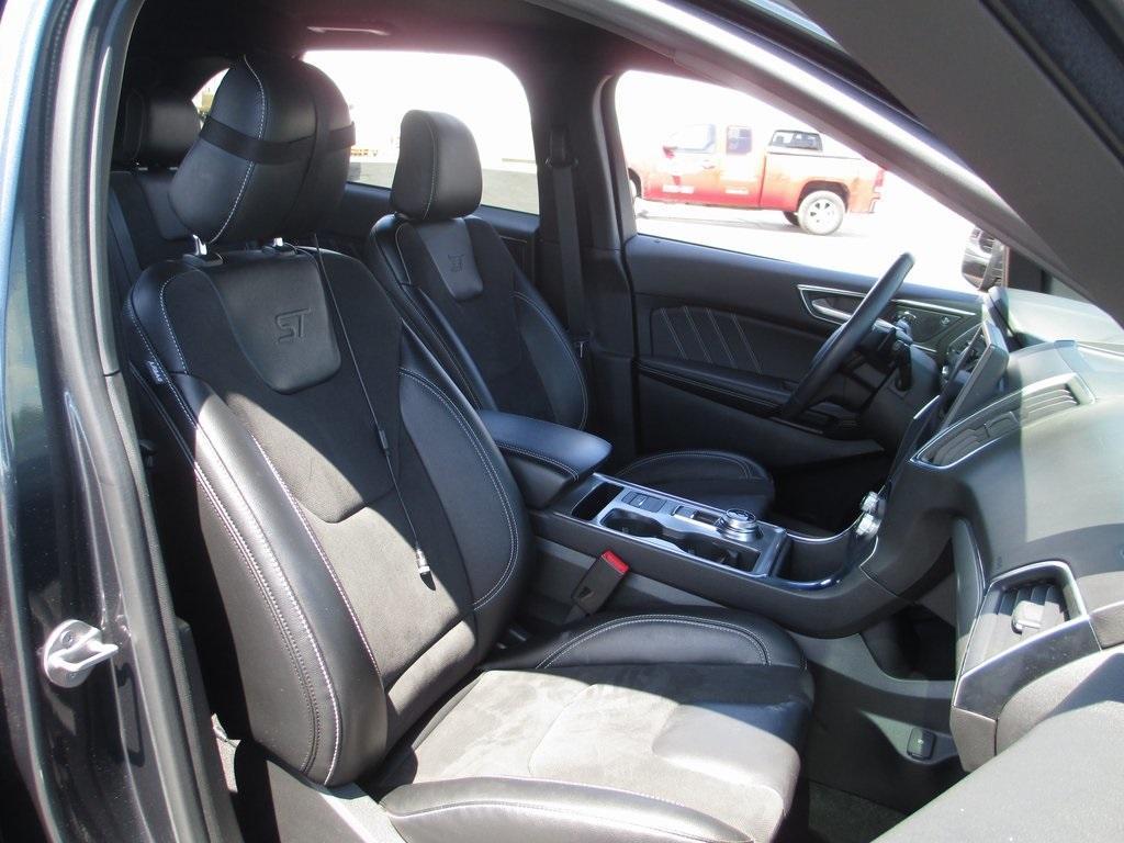 used 2022 Ford Edge car, priced at $33,995