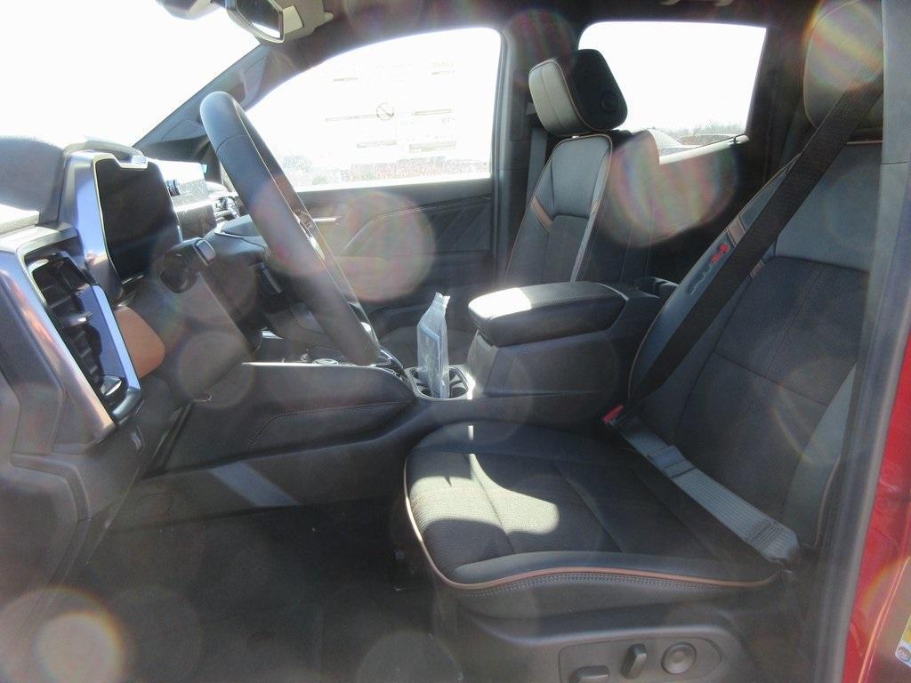 new 2025 GMC Canyon car, priced at $45,828