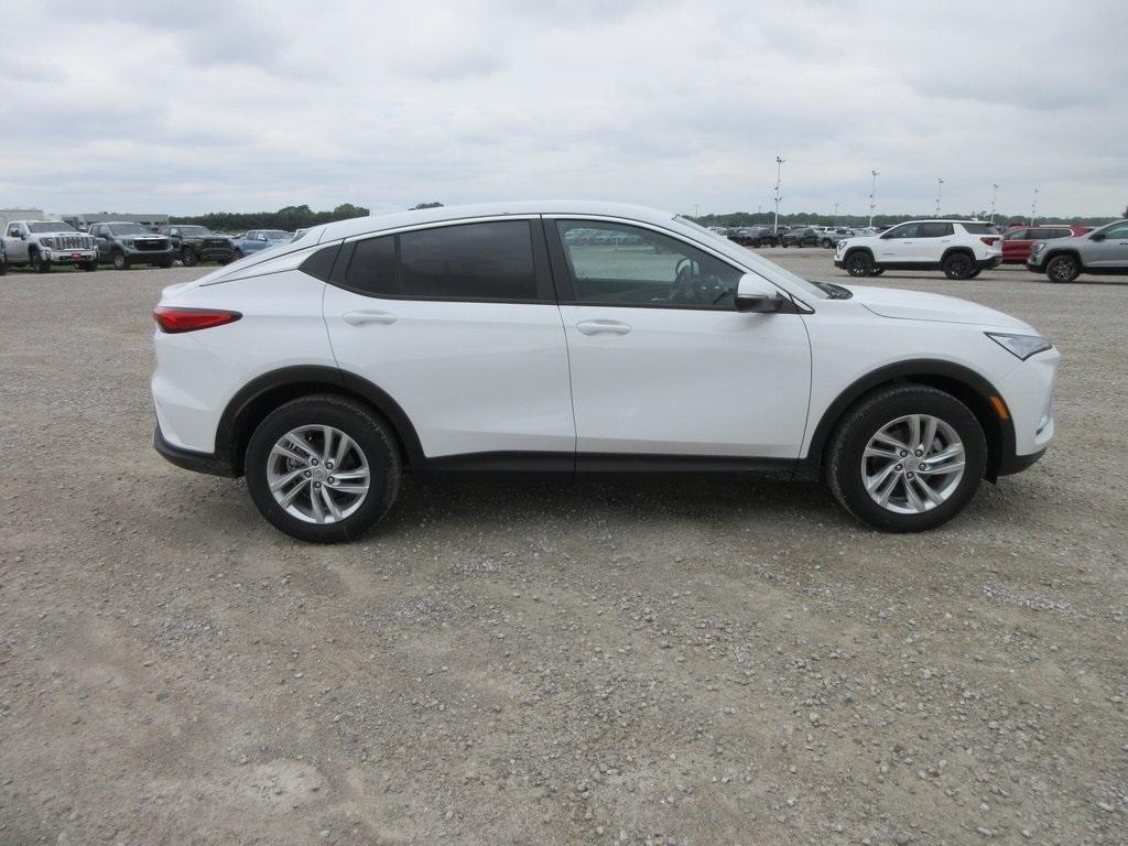 new 2025 Buick Envista car, priced at $24,296