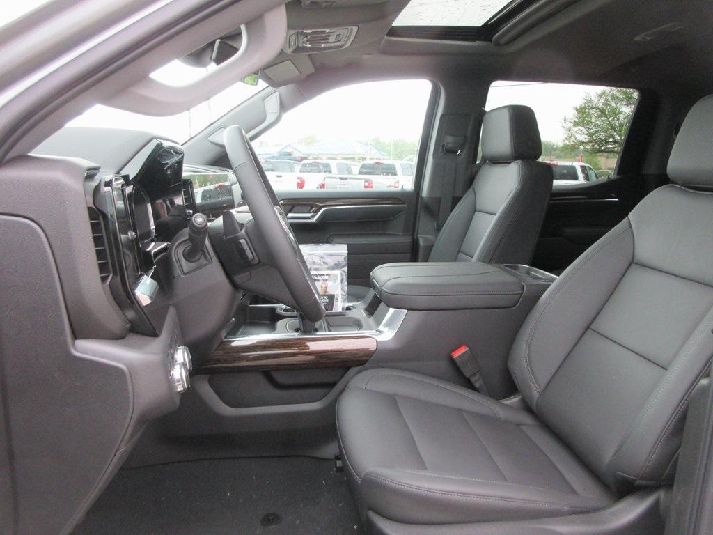 new 2025 GMC Sierra 1500 car, priced at $59,402