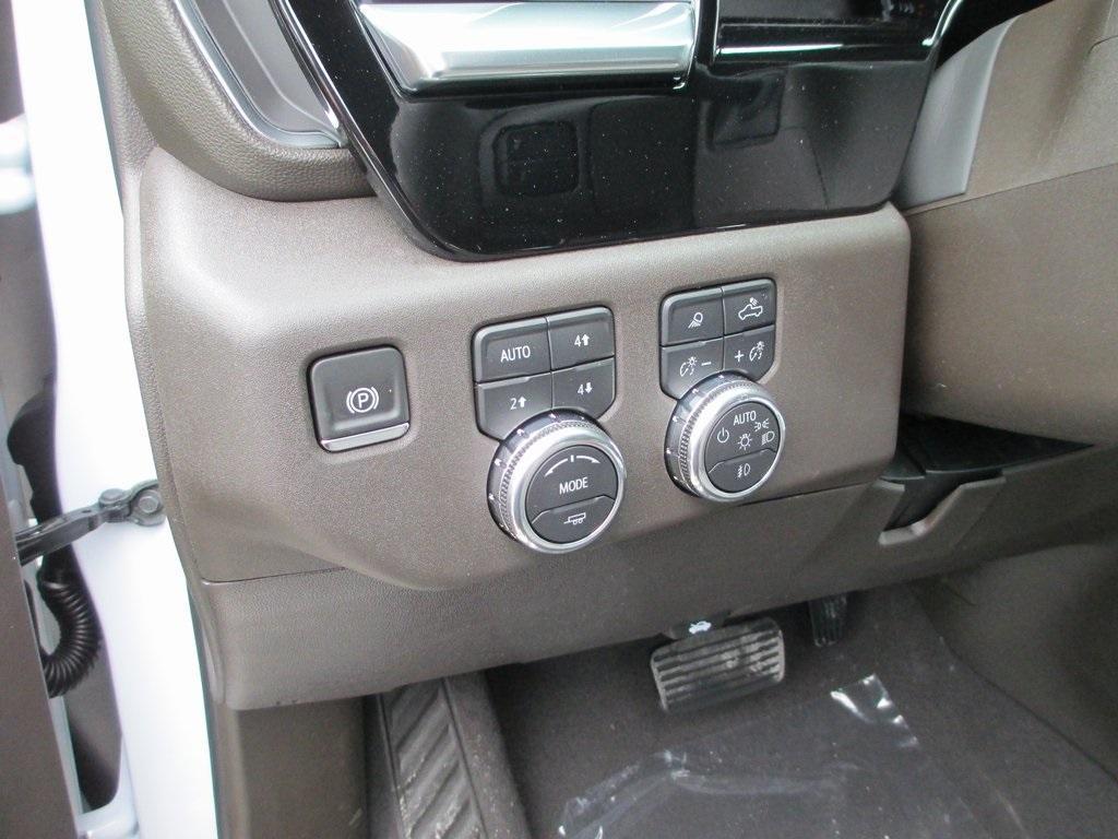 new 2025 GMC Sierra 3500 car, priced at $75,781