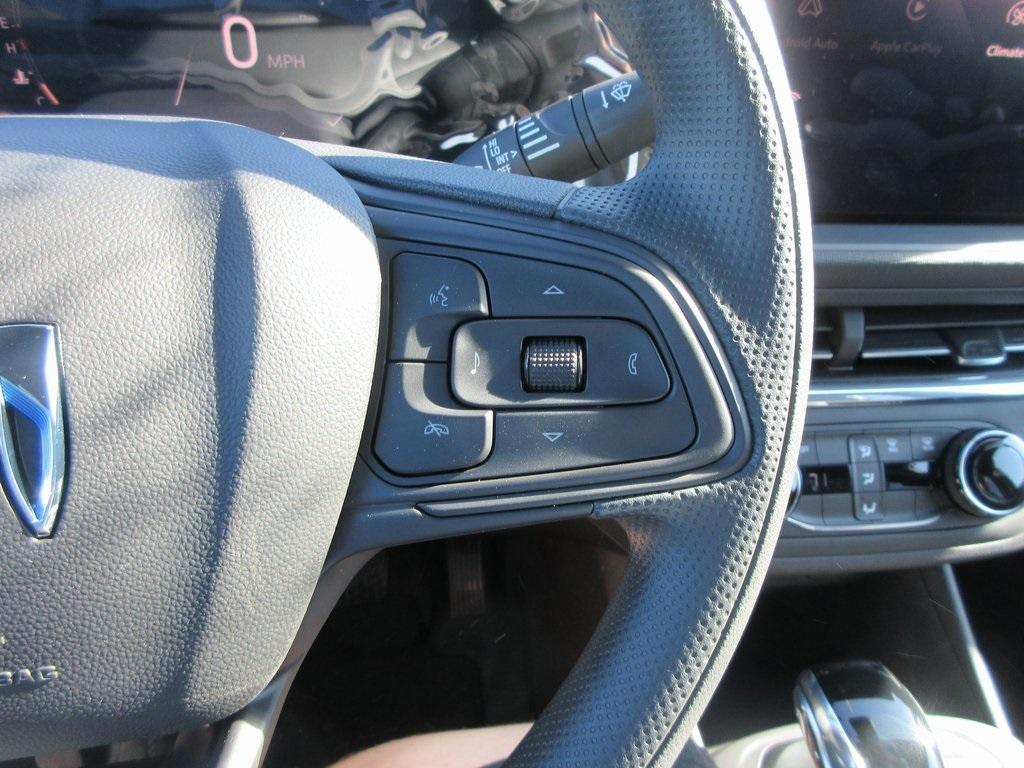 new 2025 Buick Envista car, priced at $24,396