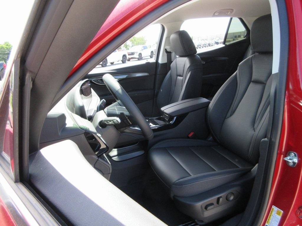 new 2025 Buick Envision car, priced at $37,998